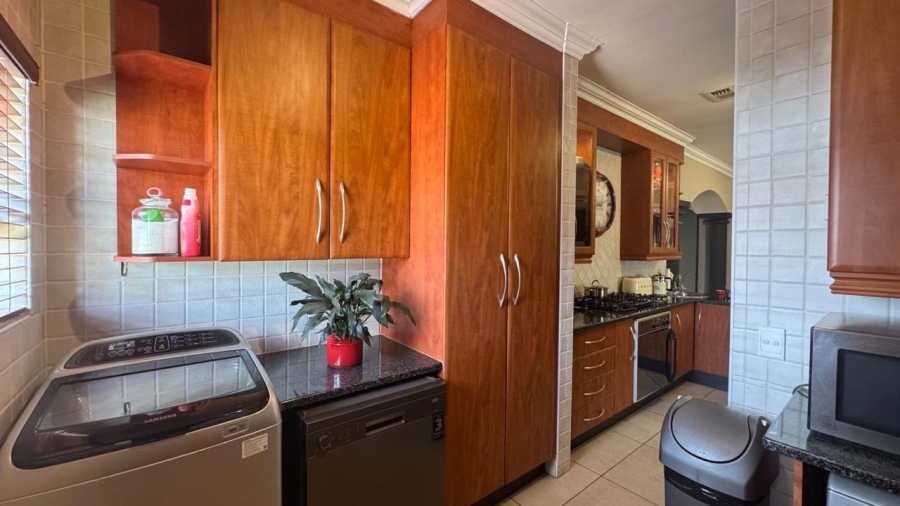 4 Bedroom Property for Sale in Roylglen Gardens Northern Cape